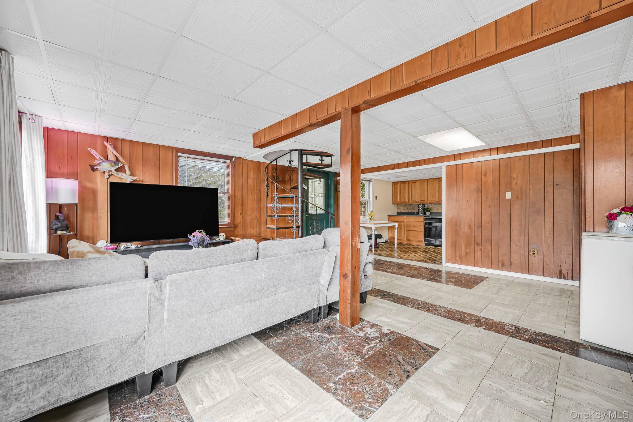 25 Teneyck Avenue, Greenwood Lake, NY 10925