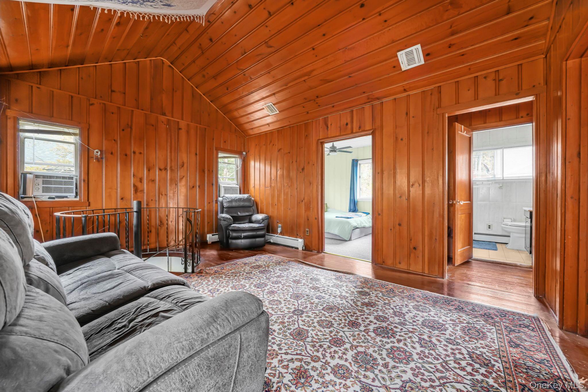 25 Teneyck Avenue, Greenwood Lake, NY 10925