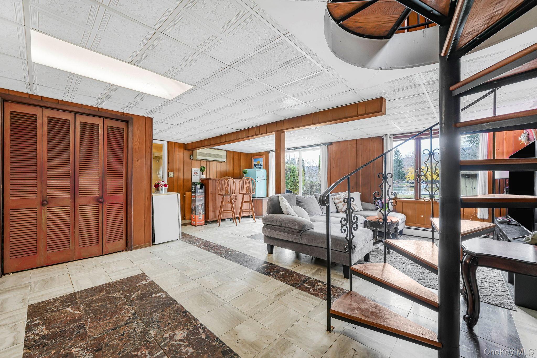 25 Teneyck Avenue, Greenwood Lake, NY 10925