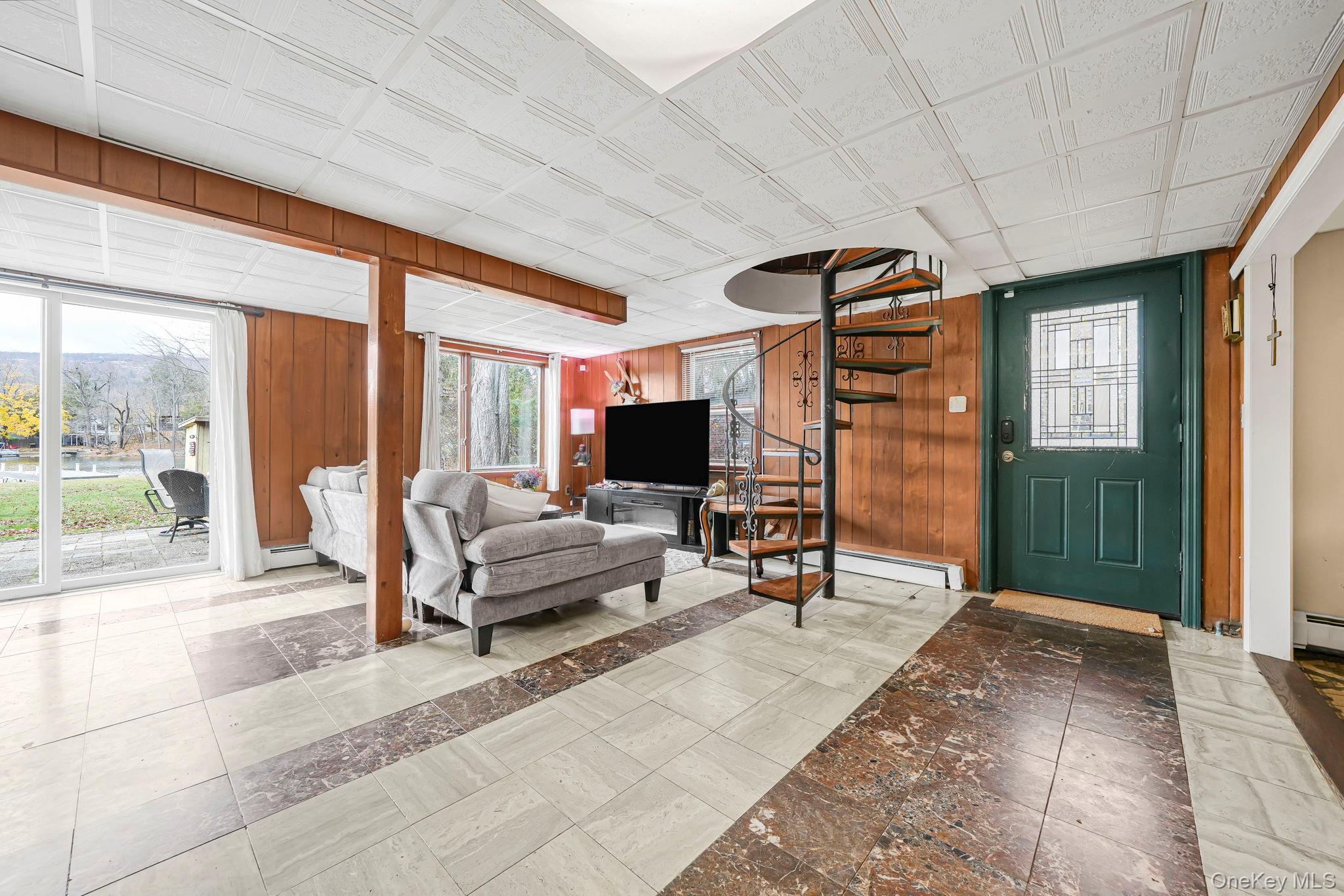 25 Teneyck Avenue, Greenwood Lake, NY 10925