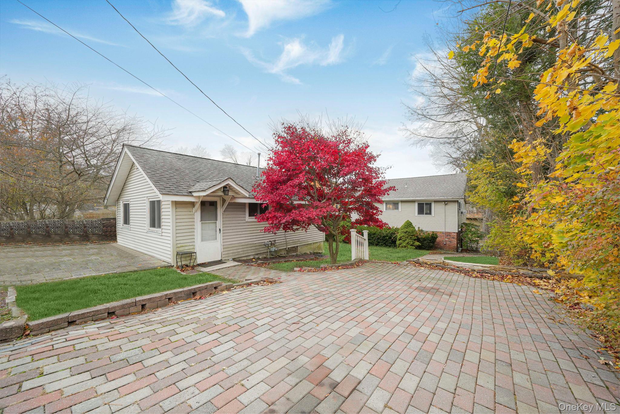 25 Teneyck Avenue, Greenwood Lake, NY 10925