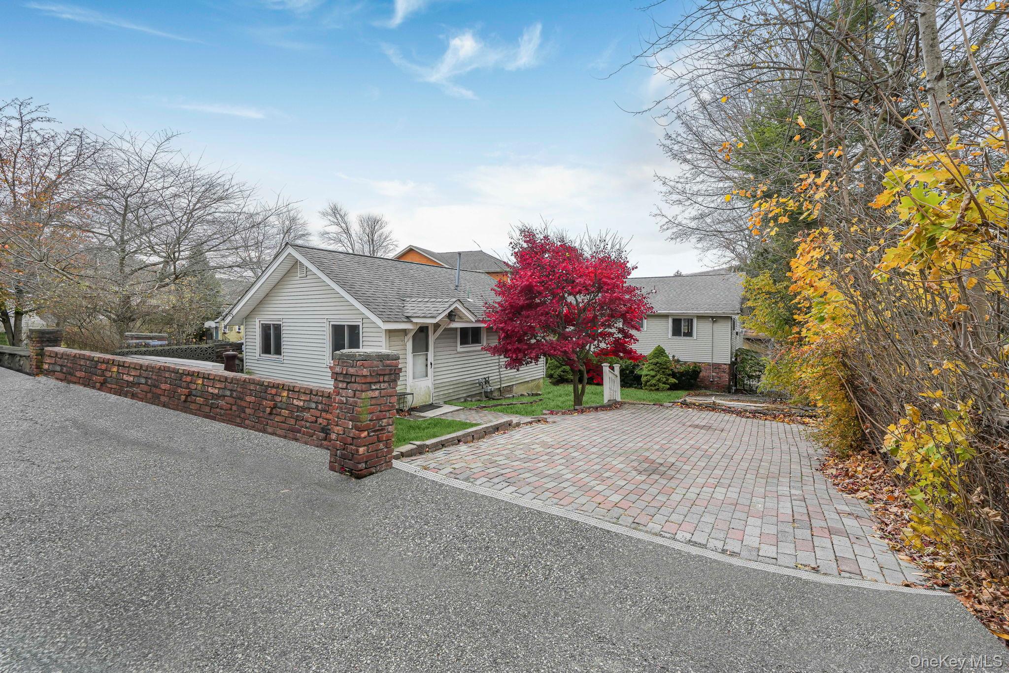 25 Teneyck Avenue, Greenwood Lake, NY 10925