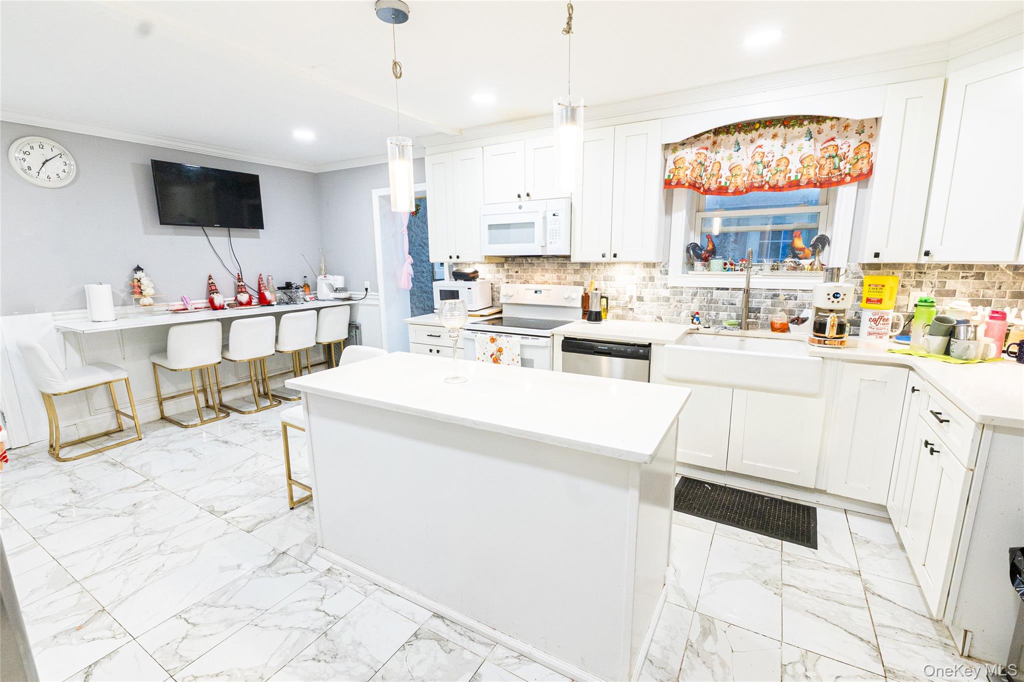 163 Orchard Road, East Patchogue, NY 11772