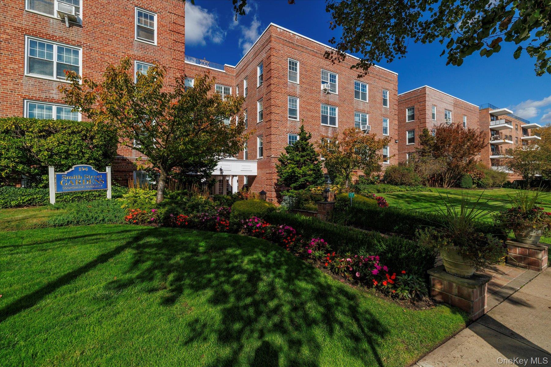 194 Smith Street # 1K, Freeport, NY 11520