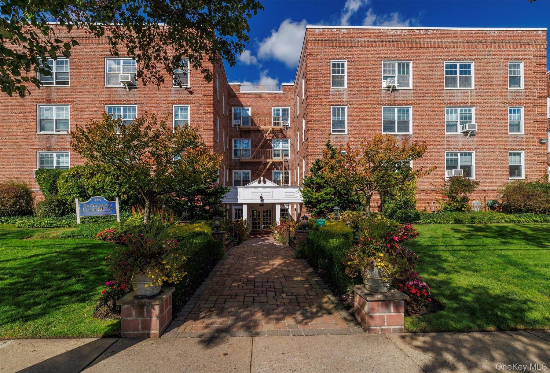 194 Smith Street # 1K, Freeport, NY 11520