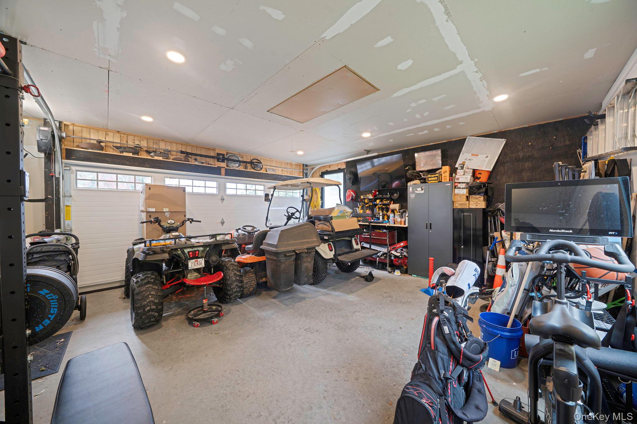 3 Vee Jay Drive, Shoreham, NY 11786