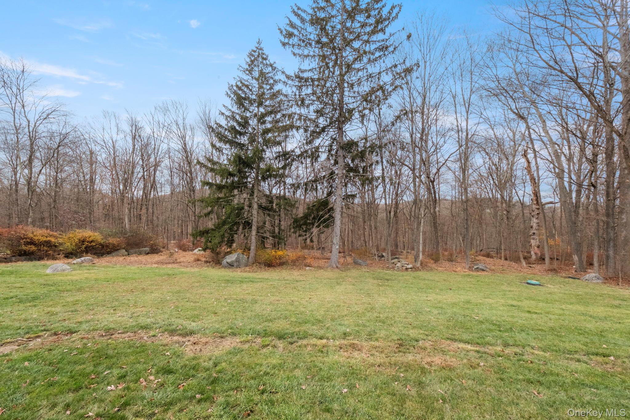 18 Lakeview Road, Carmel, NY 10512