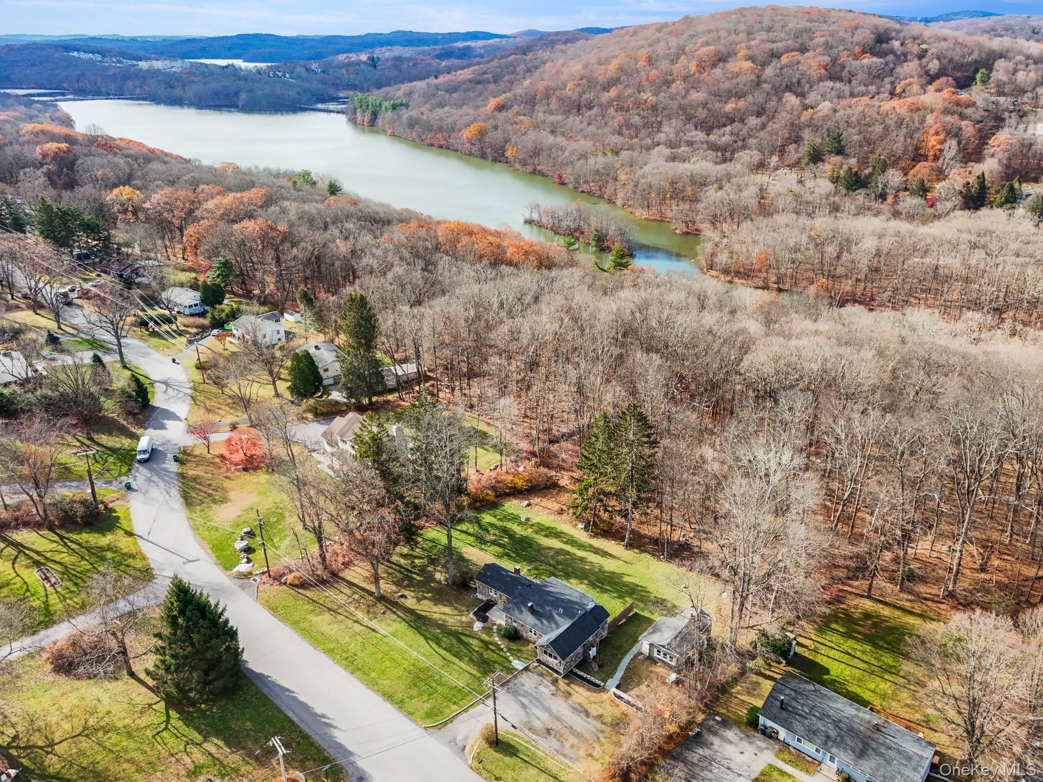 18 Lakeview Road, Carmel, NY 10512