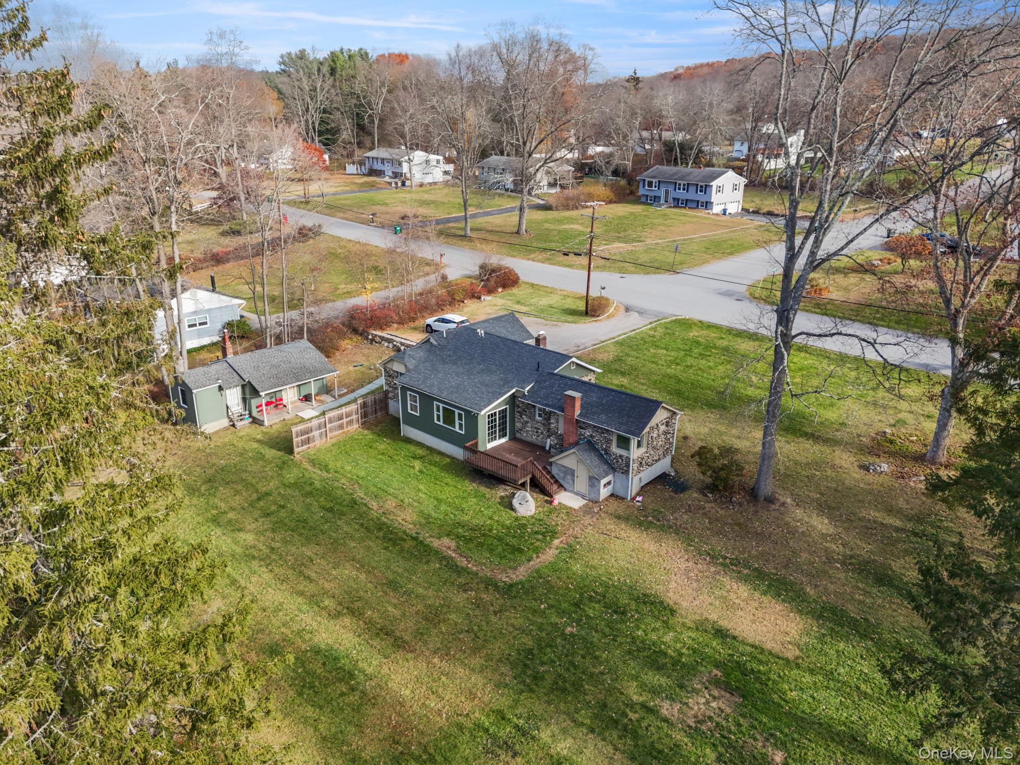 18 Lakeview Road, Carmel, NY 10512