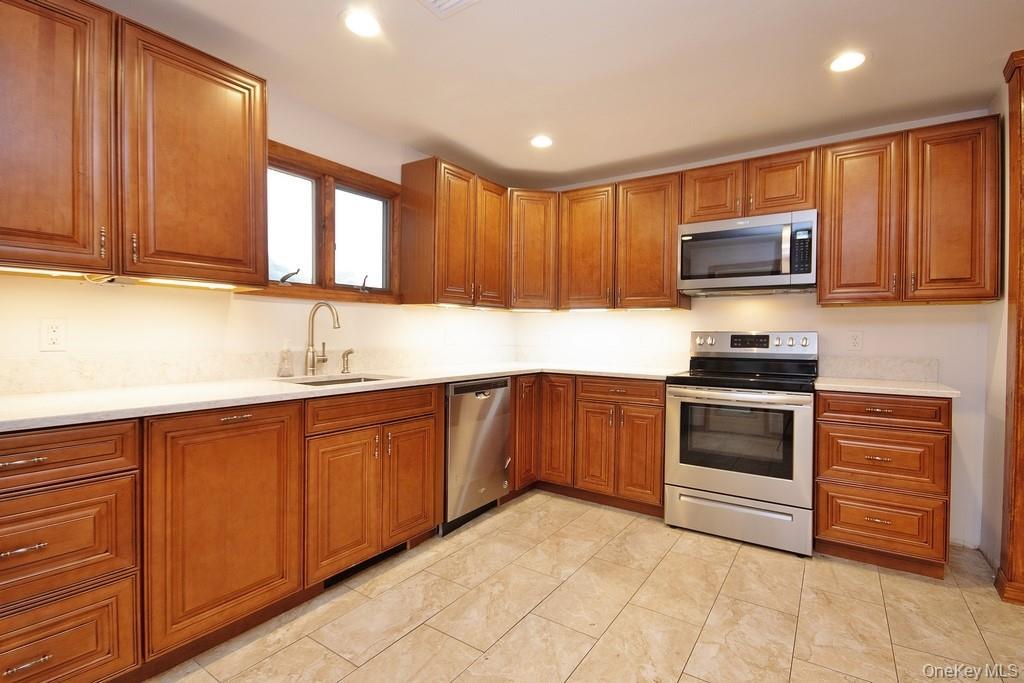 24 Lake Avenue, Monroe, NY 10950