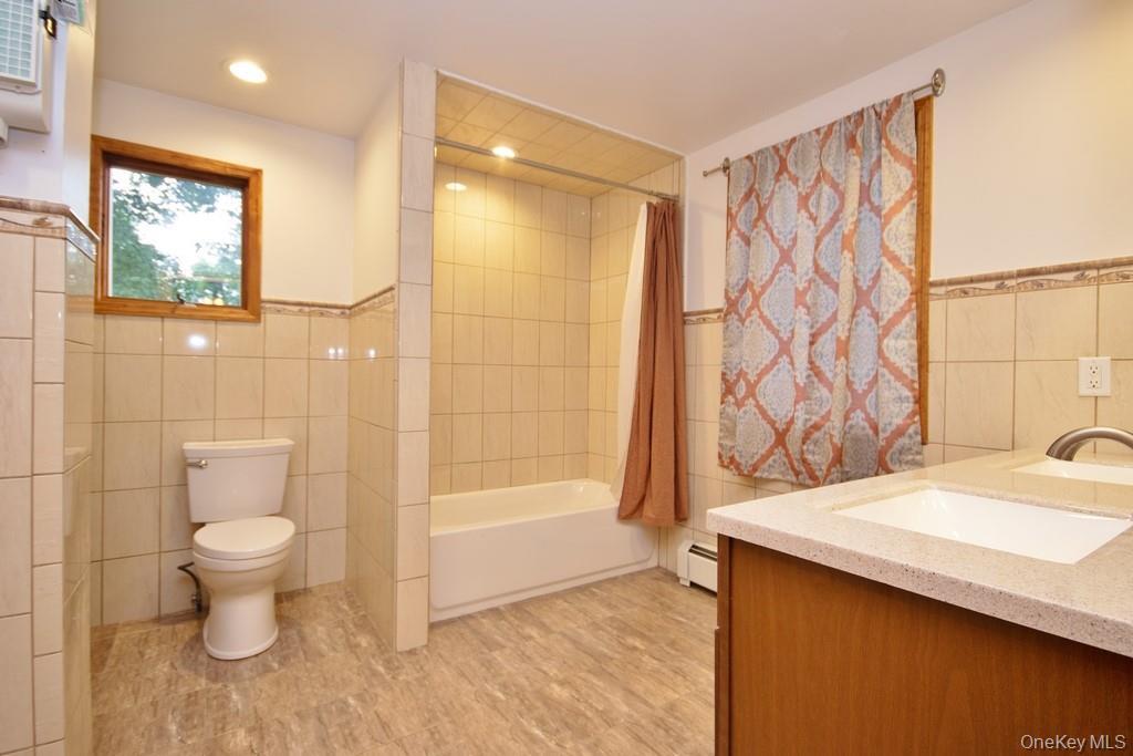 24 Lake Avenue, Monroe, NY 10950