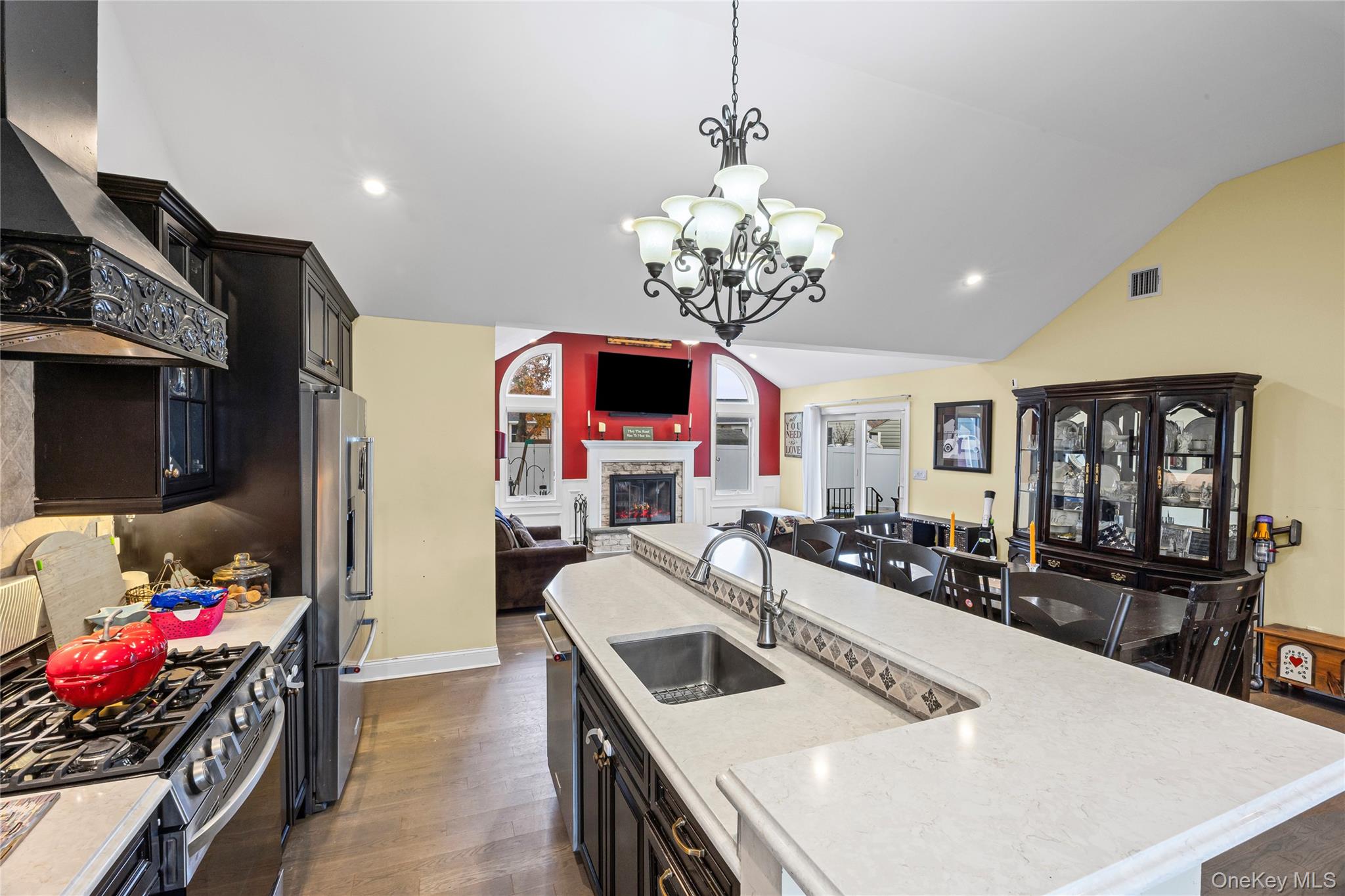 37 Beachwood Drive, Babylon, NY 11702