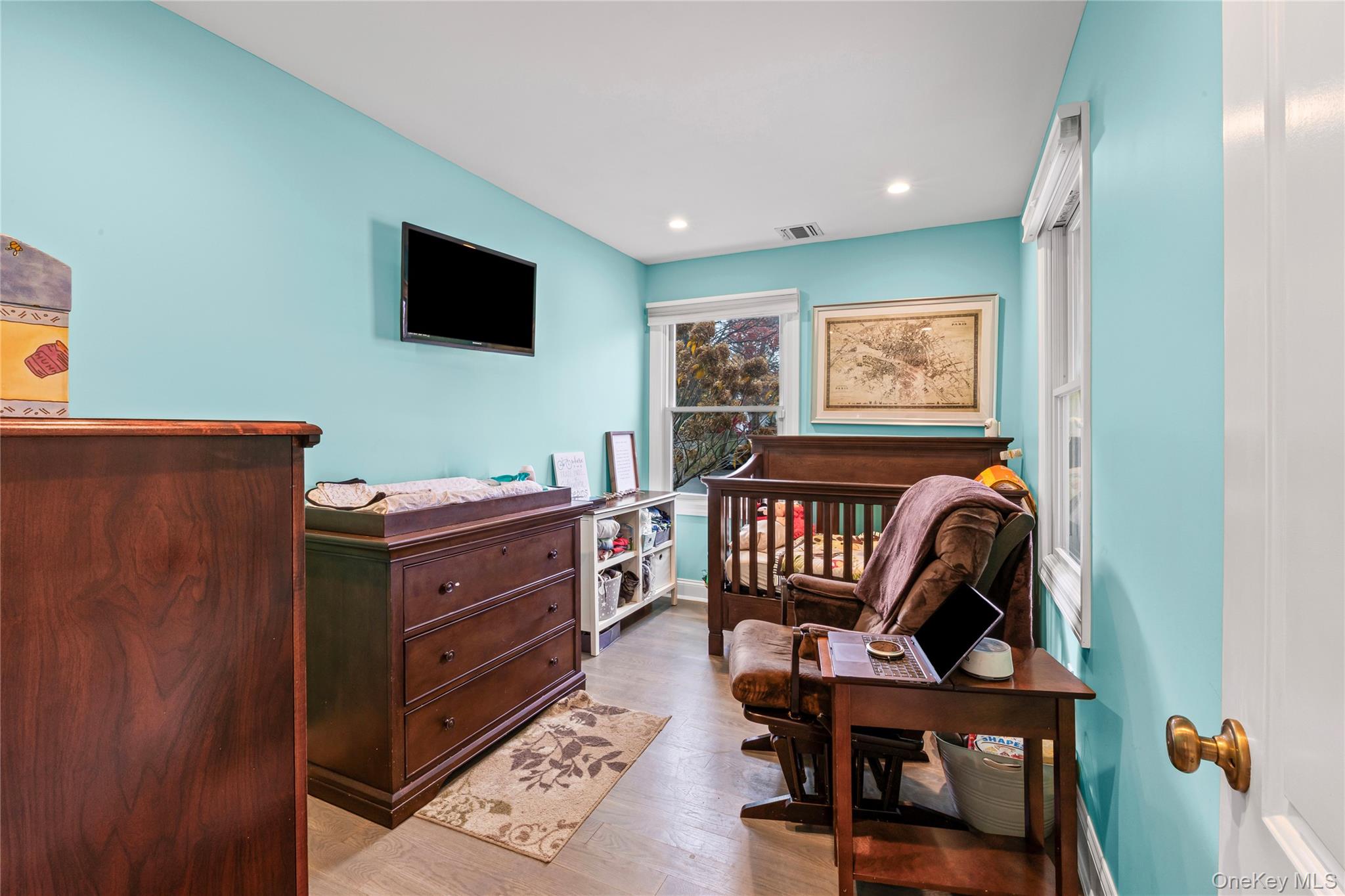 37 Beachwood Drive, Babylon, NY 11702