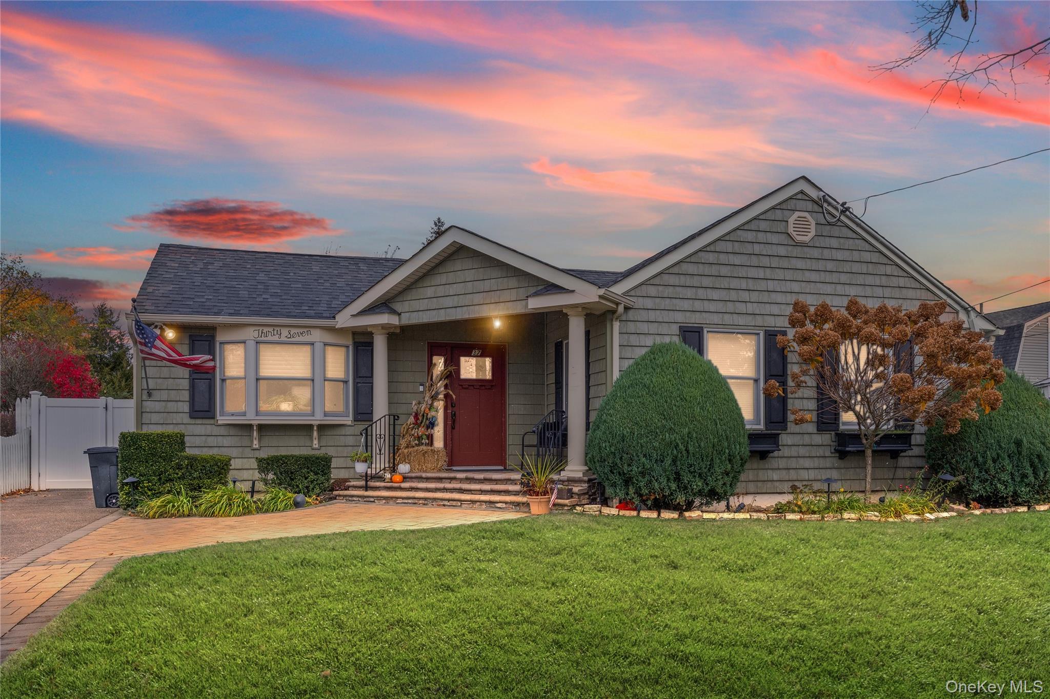 37 Beachwood Drive, Babylon, NY 11702