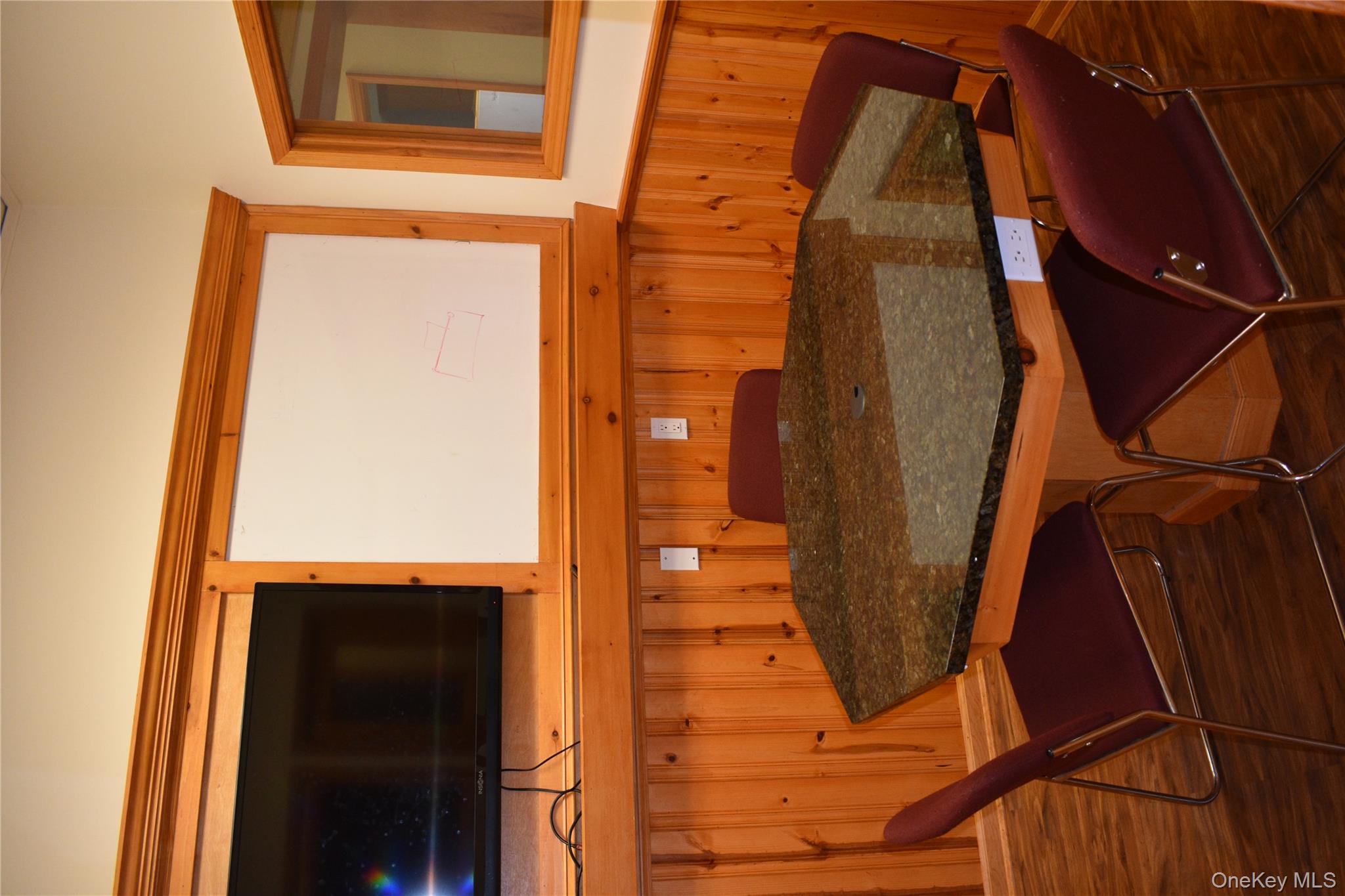 100 Centershore Road, Centerport, NY 11721