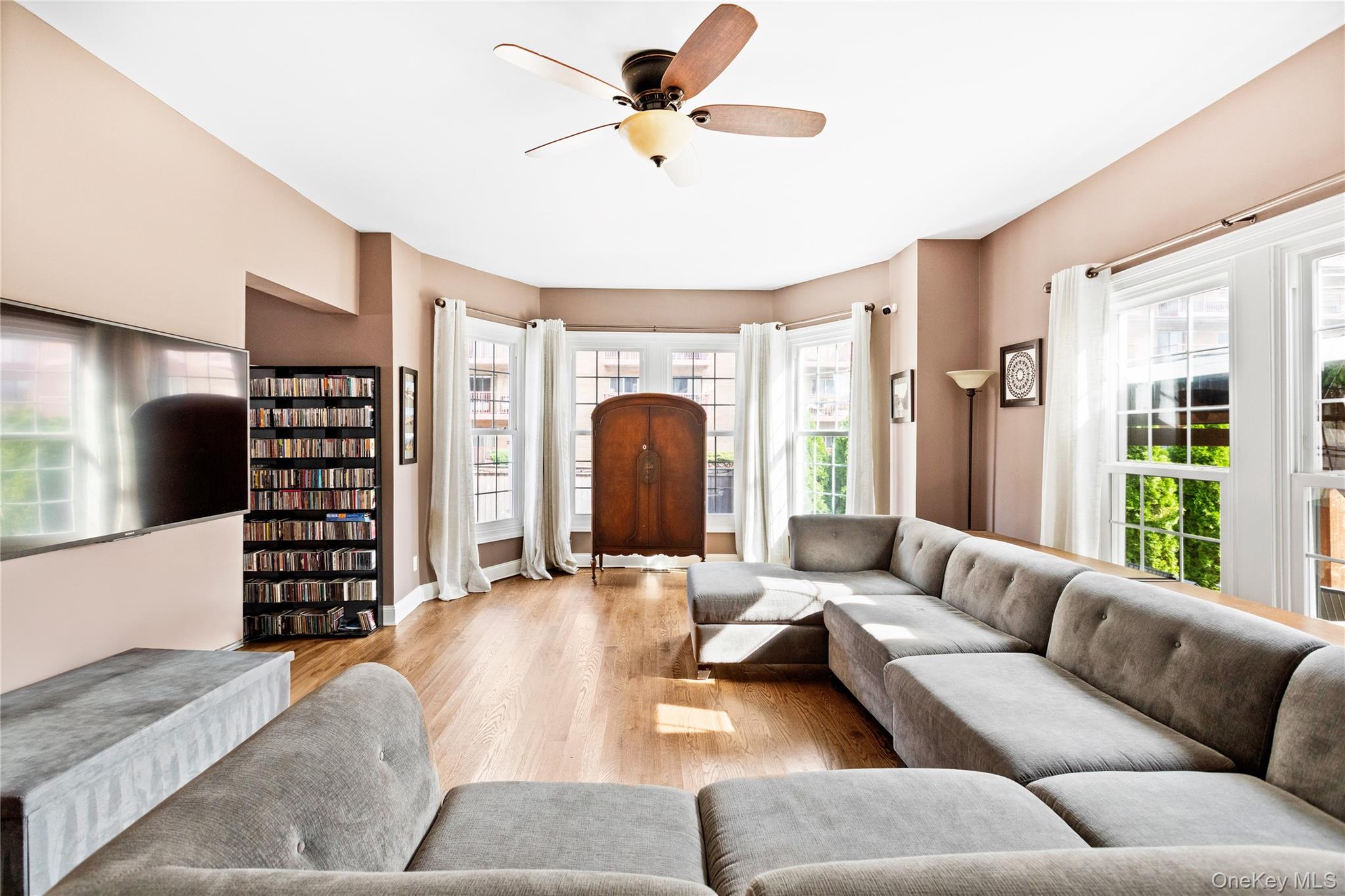 10 Maple Avenue, Patchogue, NY 11772