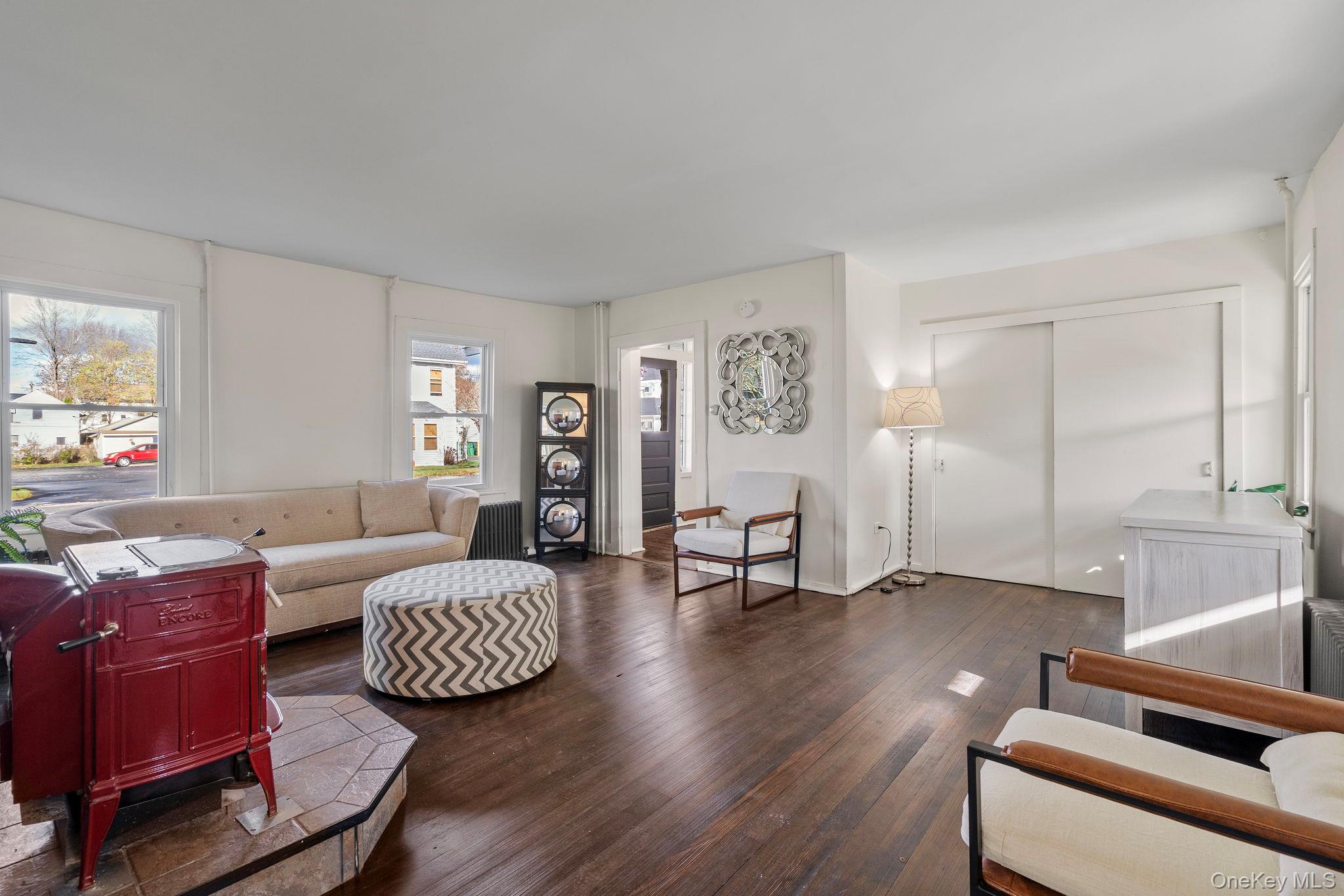 10 Albertson Street, Hyde Park, NY 12538