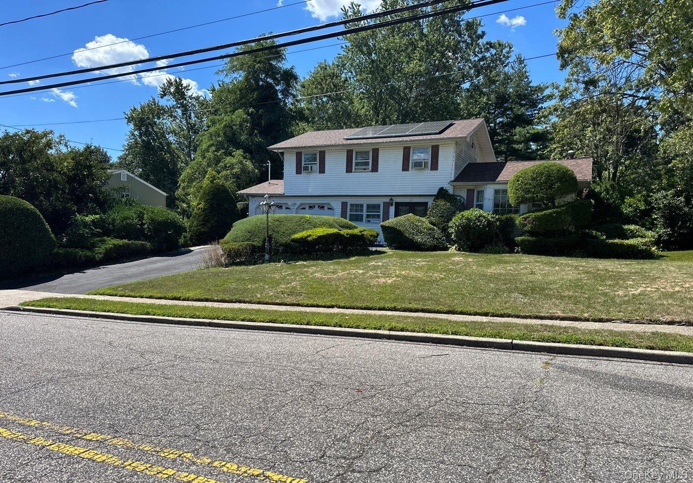 65 Landscape Drive, Wheatley Heights, NY 11798