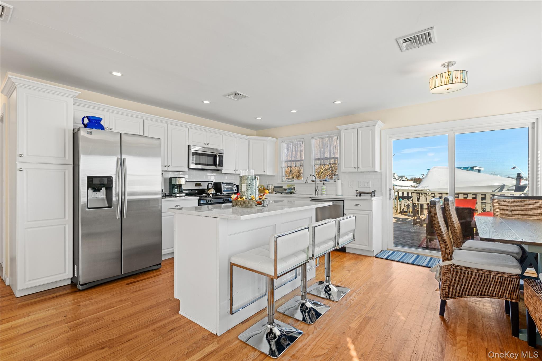 125 Ocean Avenue, Bay Shore, NY 11706