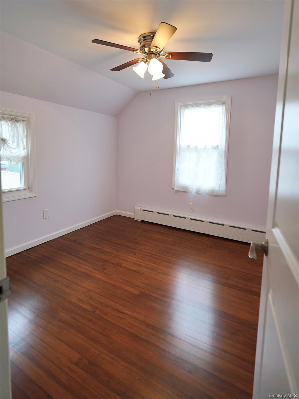 5 Ashwood Road, Port Washington, NY 11050