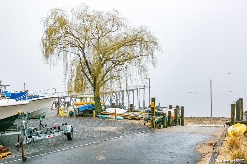 5 Ashwood Road, Port Washington, NY 11050