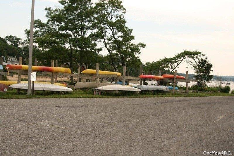 5 Ashwood Road, Port Washington, NY 11050