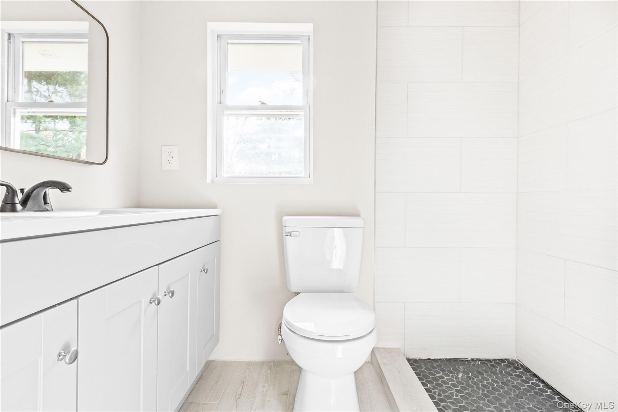 246 Atlantic Place # second floor, Hauppauge, NY 11788