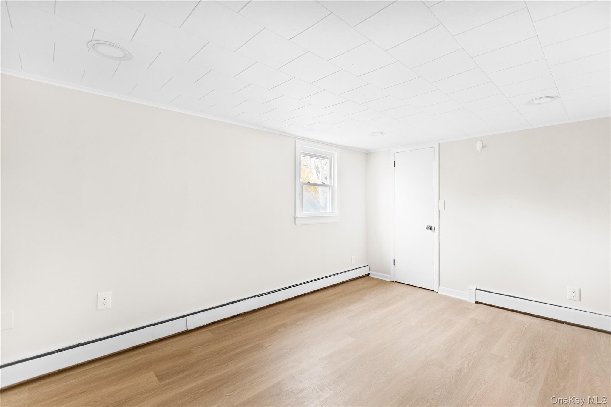 246 Atlantic Place # second floor, Hauppauge, NY 11788