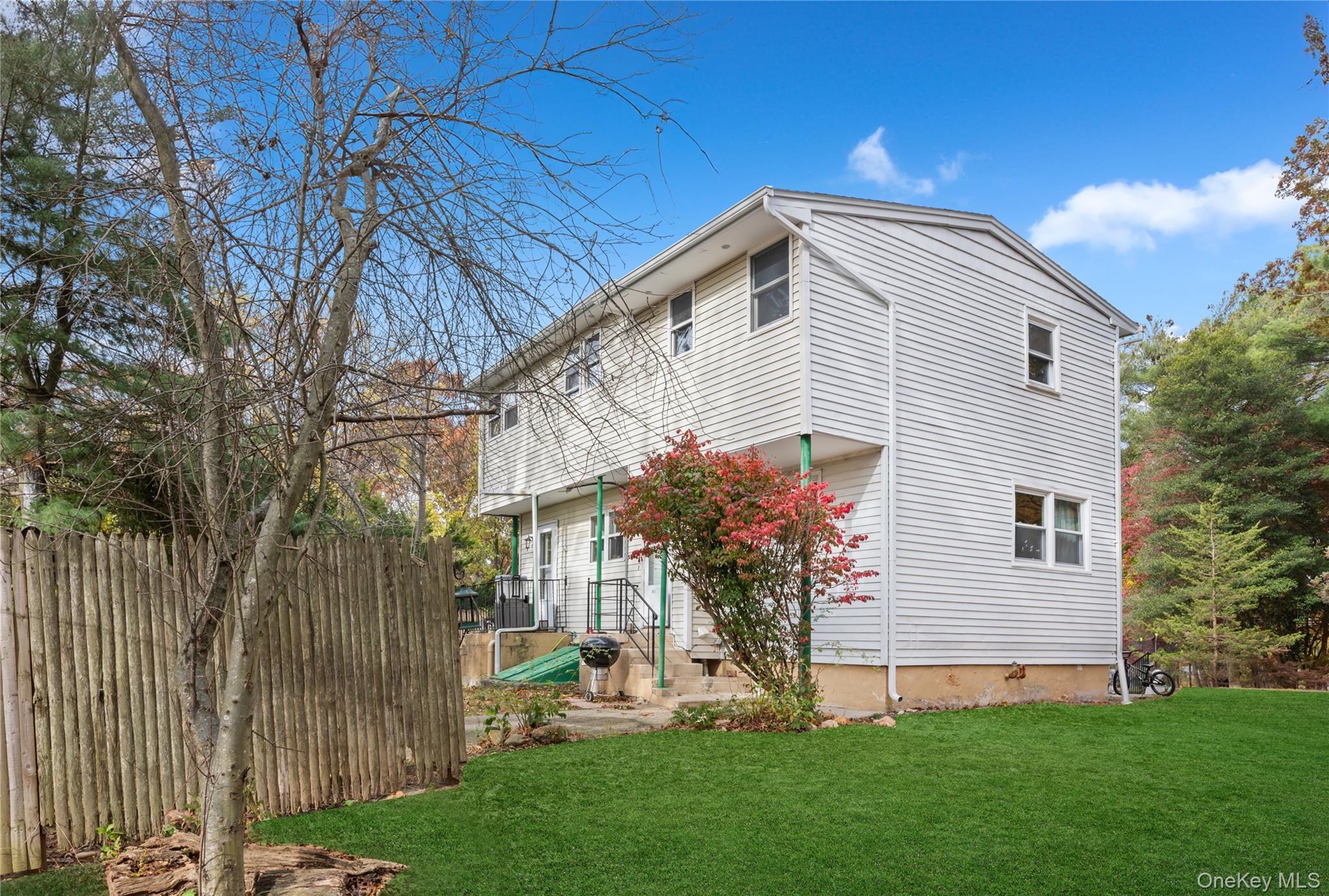 246 Atlantic Place # second floor, Hauppauge, NY 11788