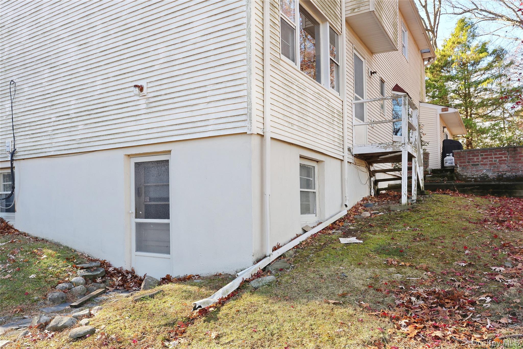 7 Hawk Street, Chestnut Ridge, NY 10977