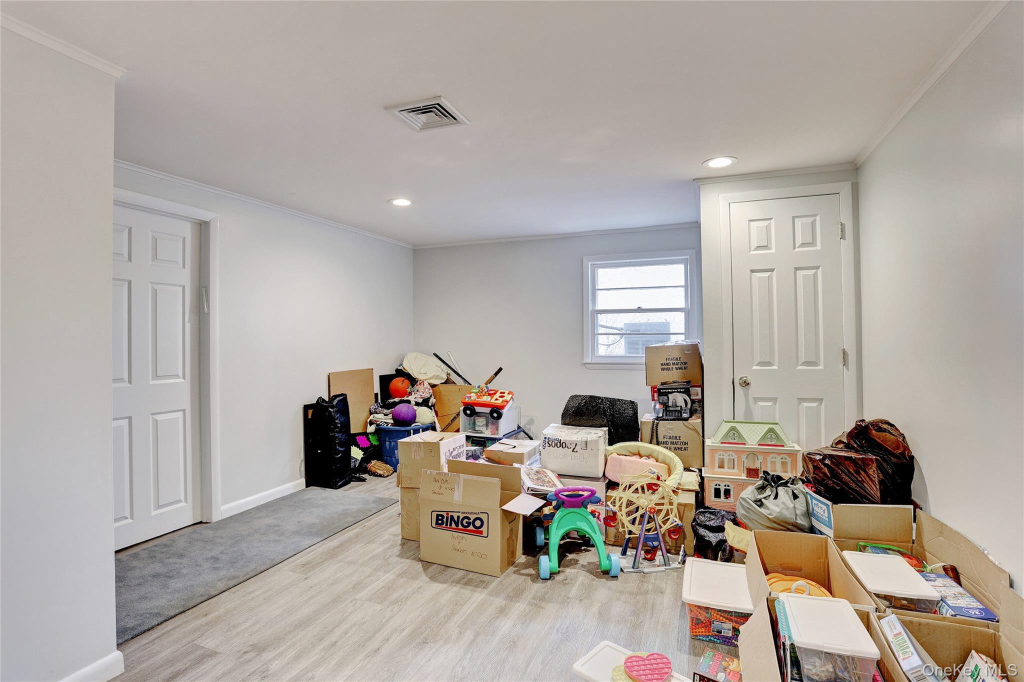 7 Hawk Street, Chestnut Ridge, NY 10977