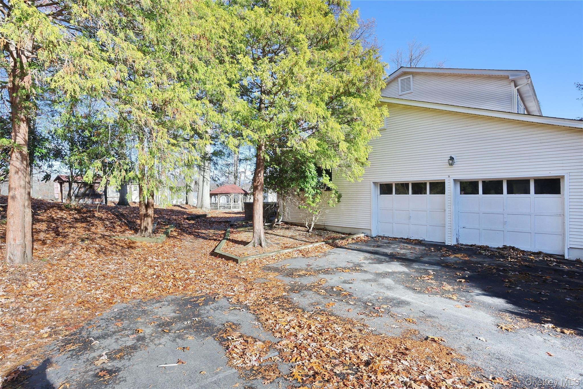 7 Hawk Street, Chestnut Ridge, NY 10977