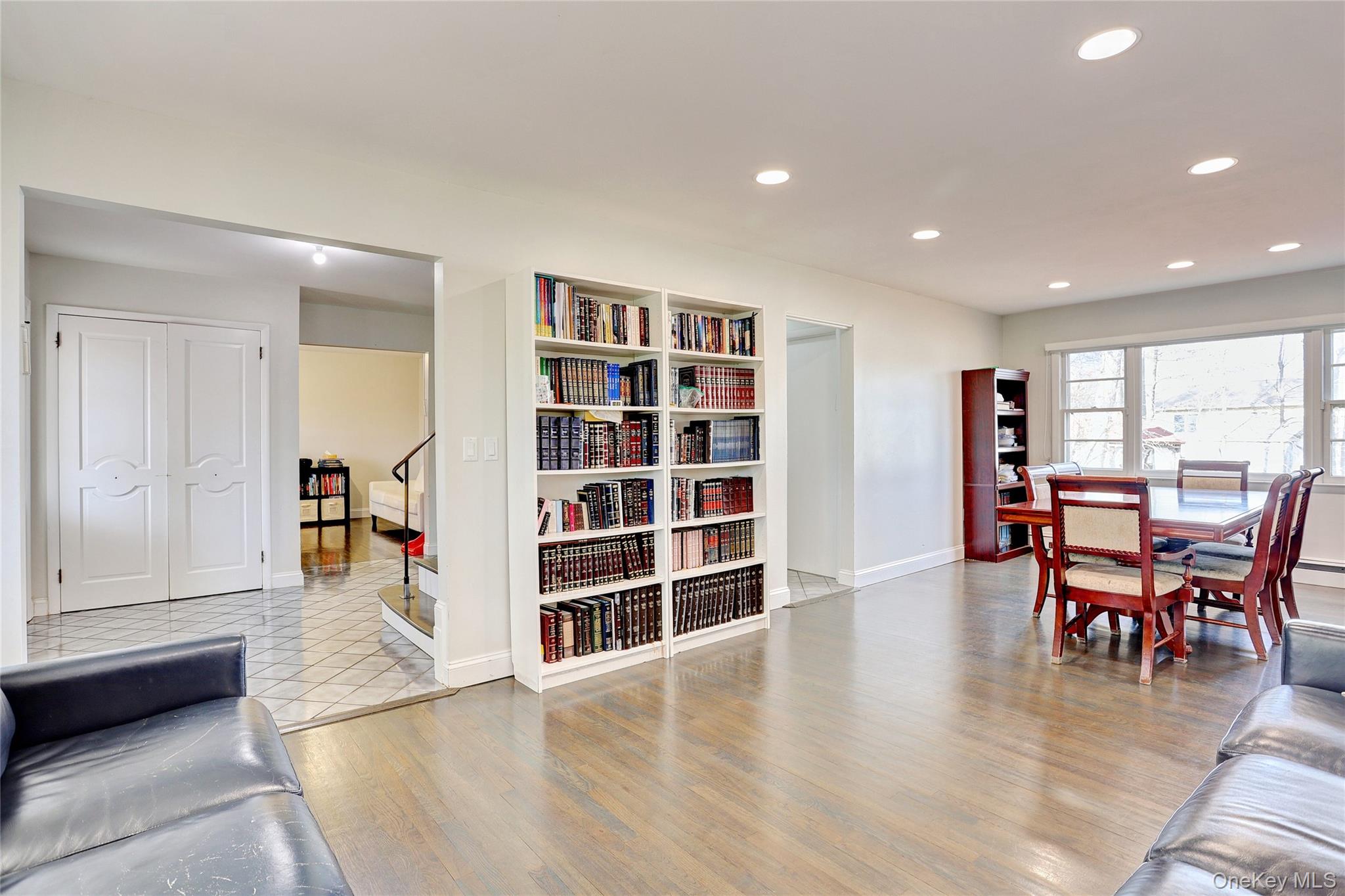 7 Hawk Street, Chestnut Ridge, NY 10977