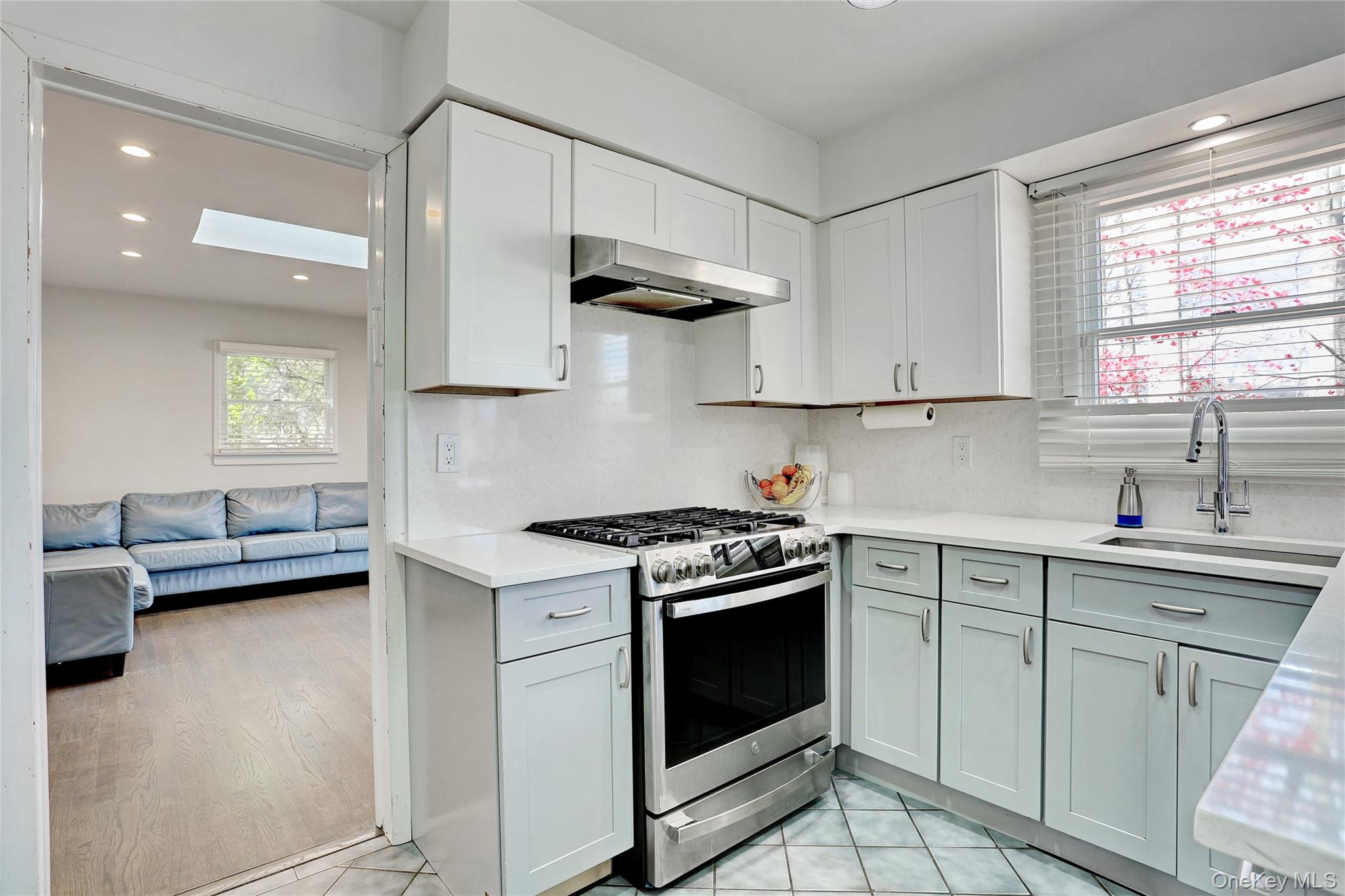 7 Hawk Street, Chestnut Ridge, NY 10977