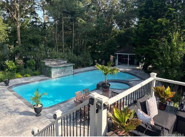 142 Landing Meadow Road, Smithtown, NY 11787