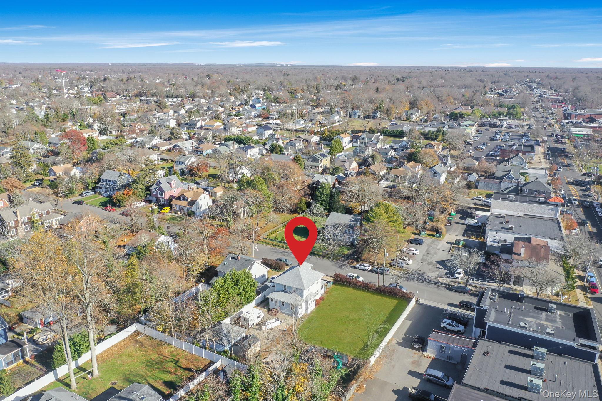 4 3rd Avenue, East Islip, NY 11730