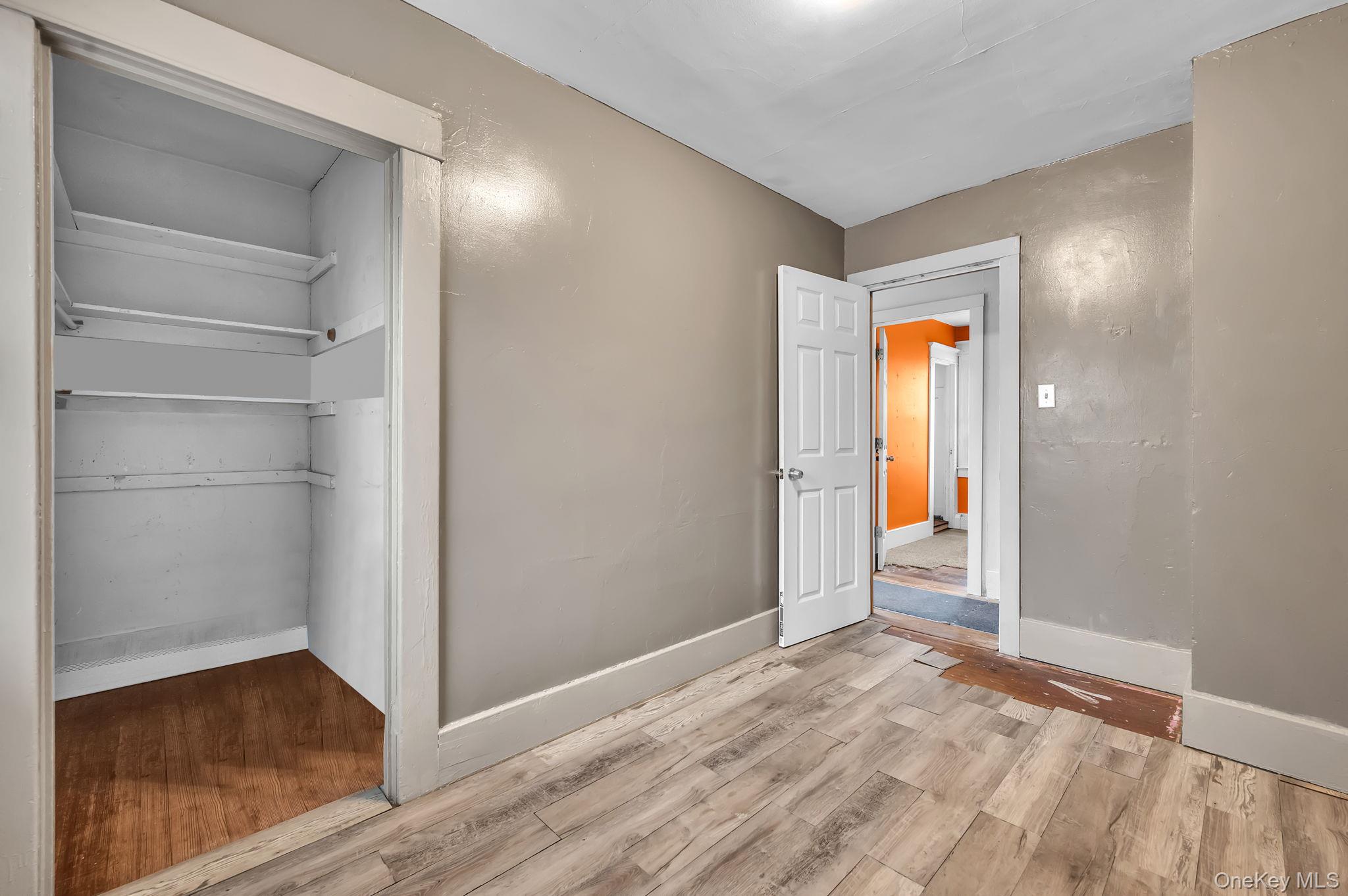 4 3rd Avenue, East Islip, NY 11730