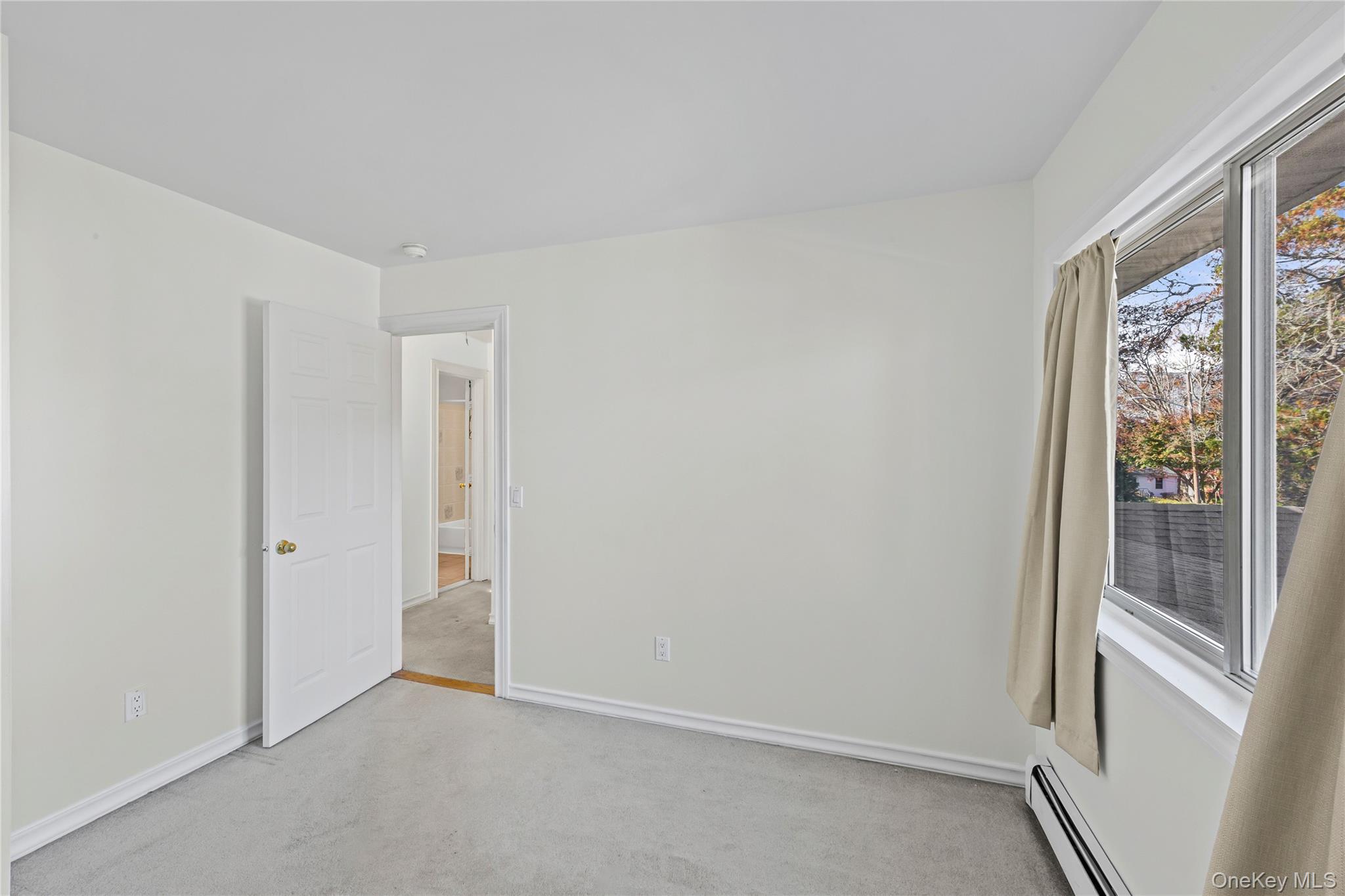 10 Queen Drive, Sound Beach, NY 11789