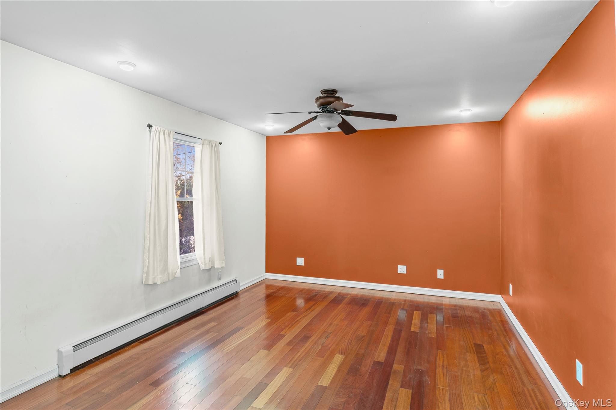 10 Queen Drive, Sound Beach, NY 11789