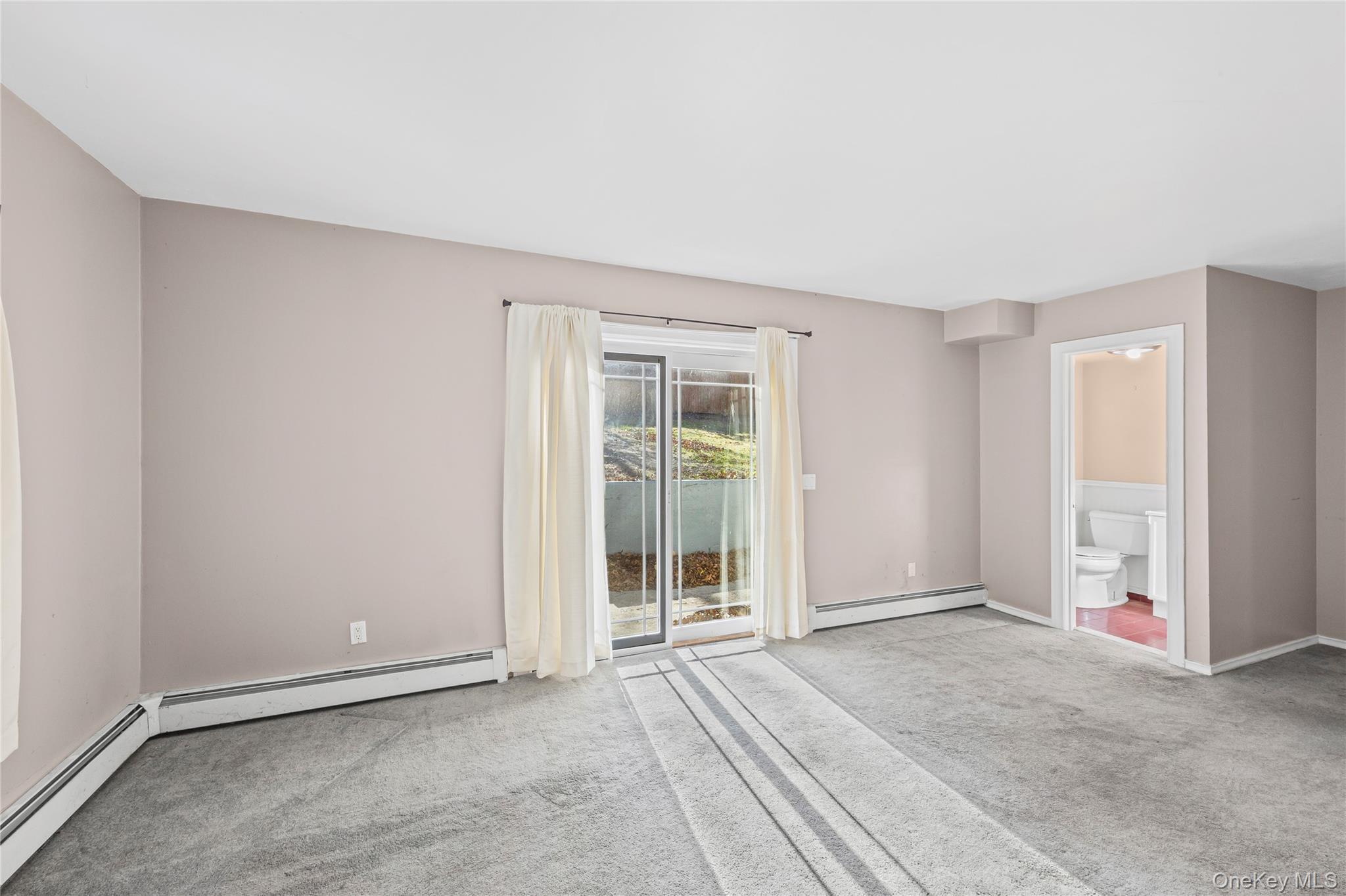 10 Queen Drive, Sound Beach, NY 11789