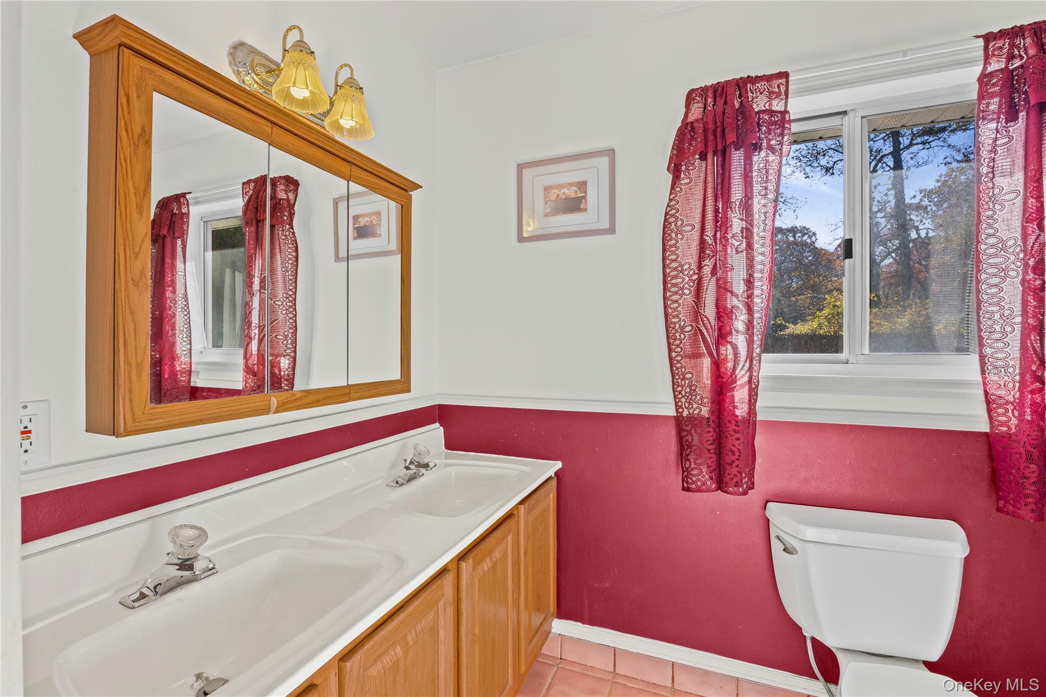 10 Queen Drive, Sound Beach, NY 11789