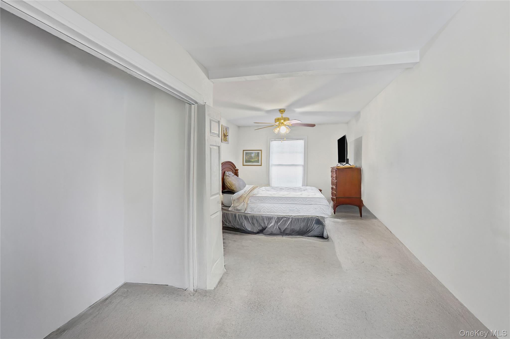 10 Queen Drive, Sound Beach, NY 11789