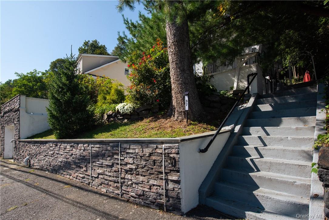 37 S Washington Avenue, Hartsdale, NY 10530