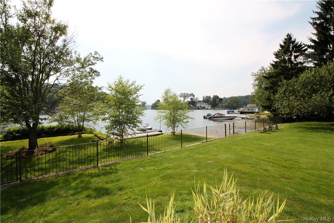 7 Tamarack Road, Mahopac, NY 10541