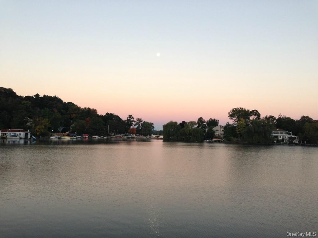 7 Tamarack Road, Mahopac, NY 10541