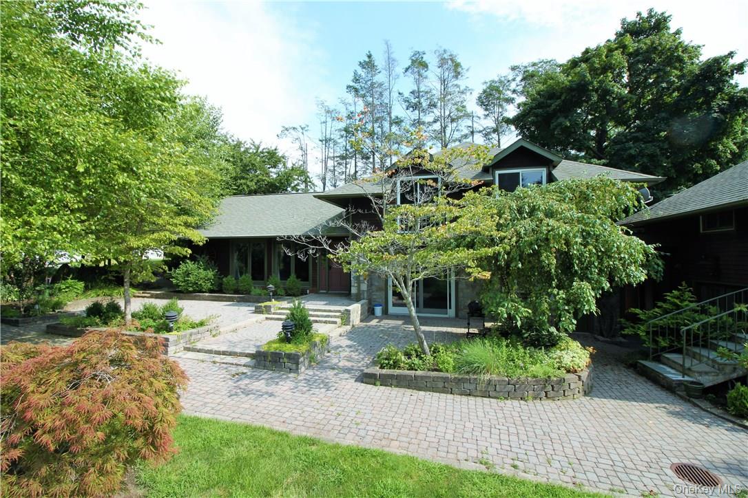 7 Tamarack Road, Mahopac, NY 10541