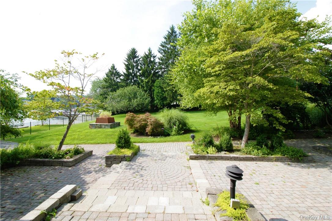 7 Tamarack Road, Mahopac, NY 10541