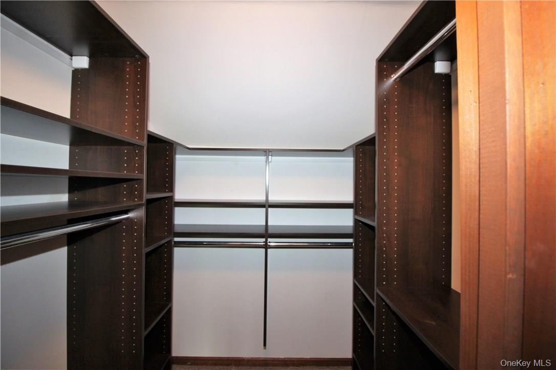 7 Tamarack Road, Mahopac, NY 10541