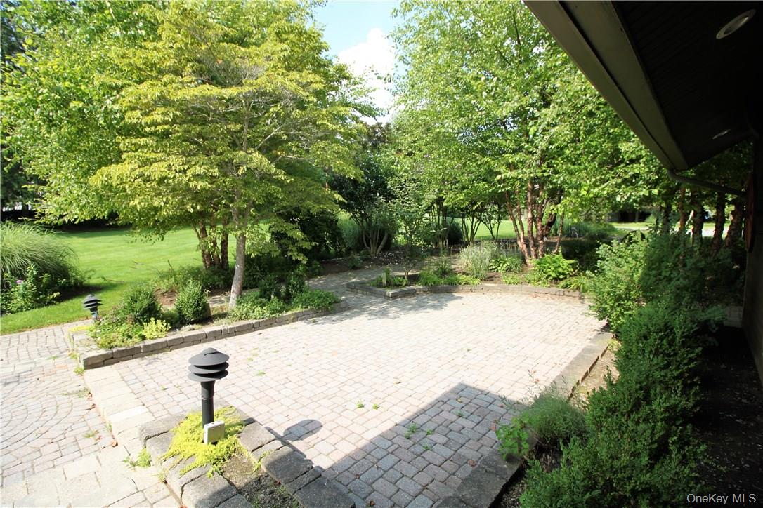 7 Tamarack Road, Mahopac, NY 10541