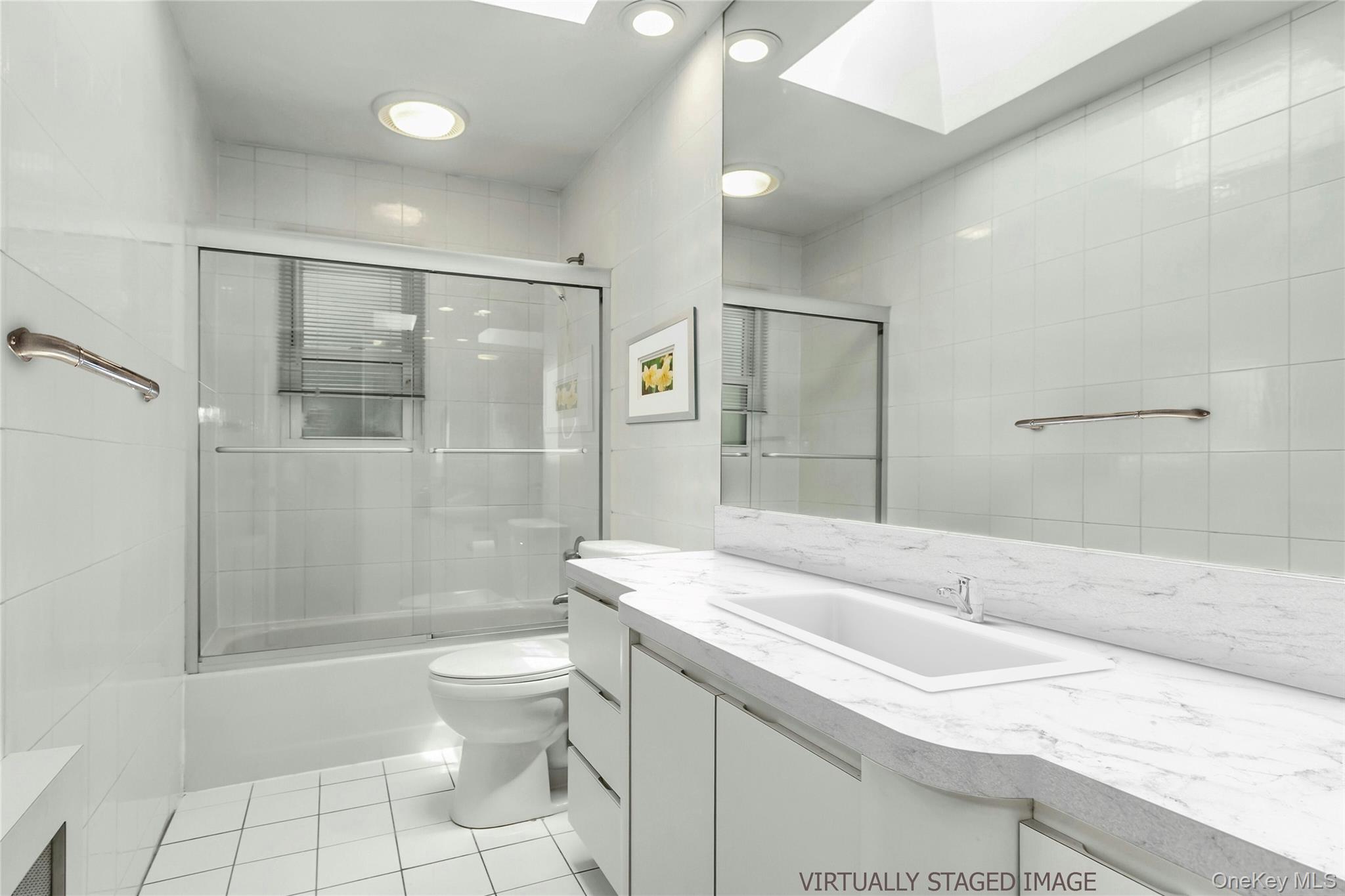 29 Elmwood Court, Plainview, NY 11803